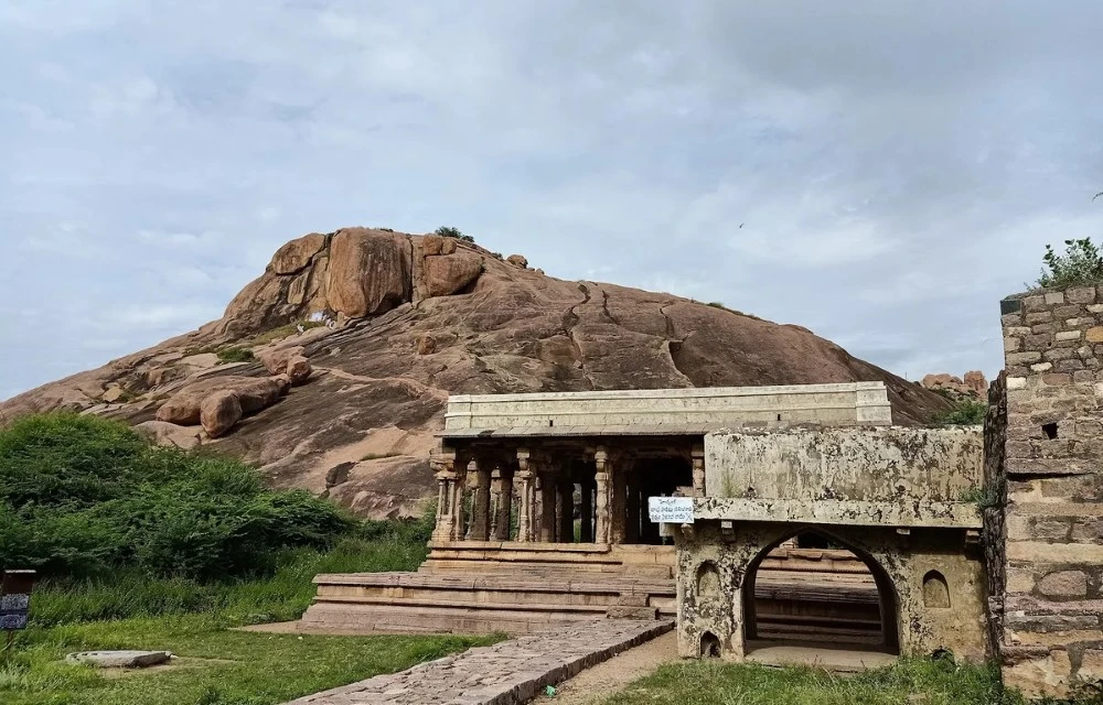 Adoni Fort